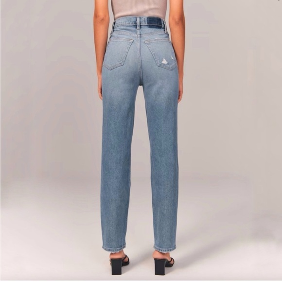 Abercrombie & Fitch The 90s Straight Ultra High Rise Curve Love Jeans - Picture 2 of 7